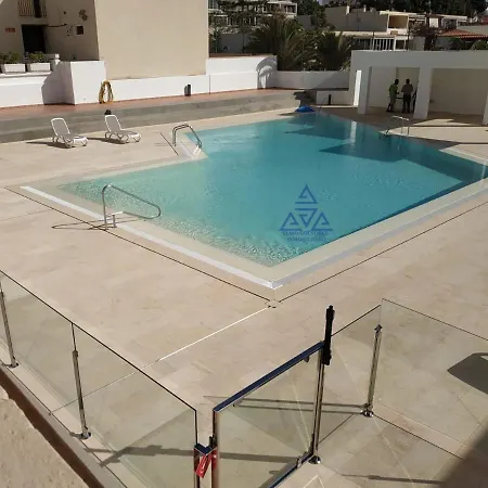 Apartamento Con Terraza Privada En Playa De Americas Apartment *