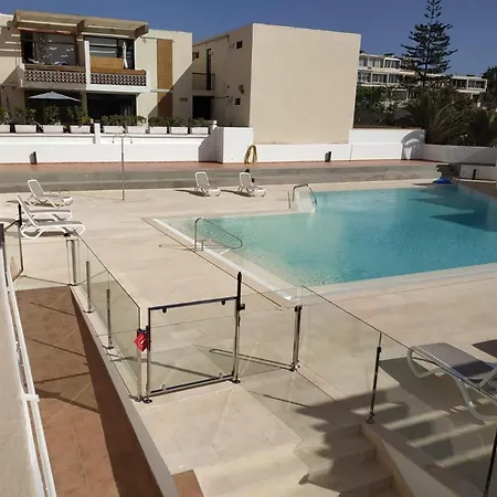 Apartamento Con Terraza Privada En Playa De Americas