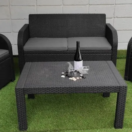 Apartamento Con Terraza Privada En Playa De Americas