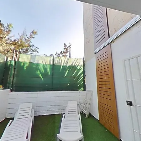 Apartamento Con Terraza Privada En Playa De Americas